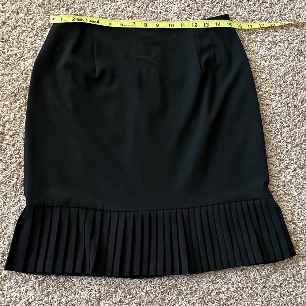 Briggs New York Black Pencil Skirt with Pleated Hem